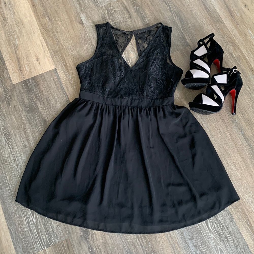 Forever 21 sleeveless lace top mini dress size large